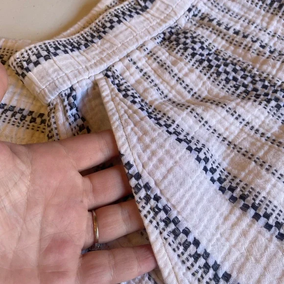 Madewell Lightspun Balloon Drawstring Pull-On Pants, Size Medium, White & Black - Picture 9 of 10